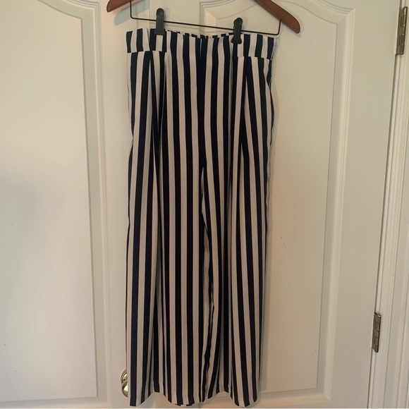 Zara Basic Navy Blue and White Striped, Wide Leg Culottes. Size S - Picture 2 of 6